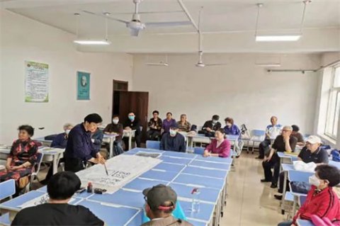 开平职校：老年大学开展教学观摩与研讨活动