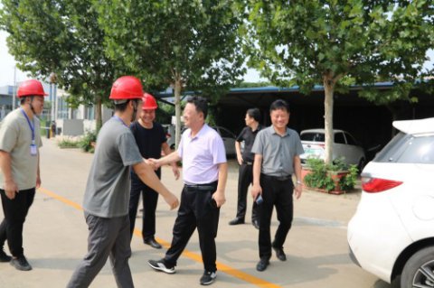暑假不休假 实践出真知 滦南县职业教育中心领导看望参加暑期企业实践活动教师