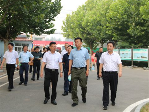 滦南职教中心：尊师重教强国本 佳节慰问暖人心