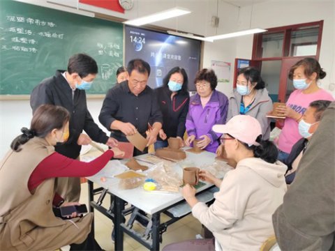 开平职校：走近“非遗”，打造老年大学泥塑精品课堂