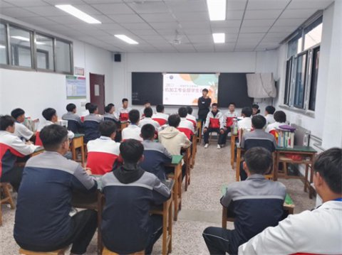 “新”心相映 携手未来——丰南职教中心机加工专业部学生会纳新工作顺利开展