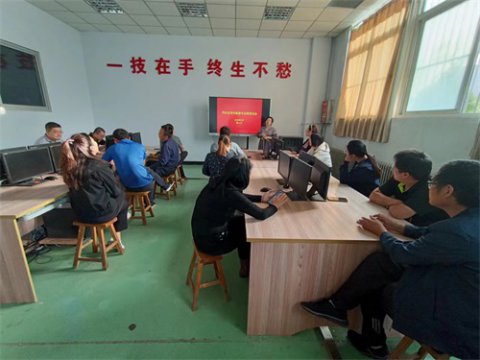 集思广益研教学 共同合作创发展——记丰南职教中心汽修专业部教研活动稳步开展