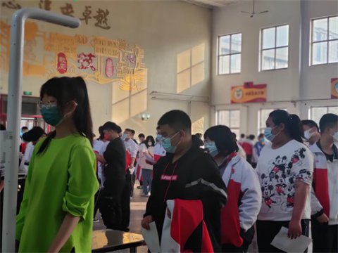 丰南职教中心：关爱学生健康  体检护航成长