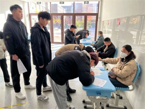 玉田职教中心校开展2024年高考报名现场信息确认工作