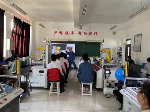 砥砺深耕展风采 探讨交流促提升——丰南职教中心机电专业B部开展展示课活动