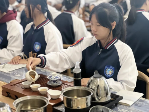 传承中华茶文化 香茗暖暖入人心——丰润职教中心医学幼教部23级航空服务专业学生茶艺技能竞赛