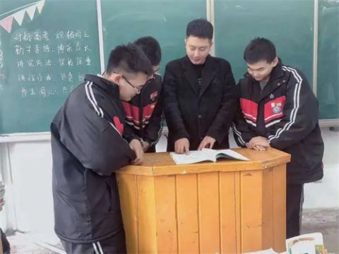 树礼仪风范，展教师风采—遵化市职业教育联合学校礼仪教师风采展示