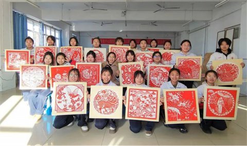 丰南职教中心幼儿保育专业部成功举办非遗文化剪纸大赛