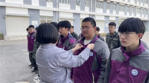 曹妃甸区职教中心（高级技校）汽车技术系强化安全意识 筑牢安全防线