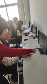 在历练中沉淀 在厚积中薄发——丰润职教中心微机经贸部技能竞赛赛前集训记实