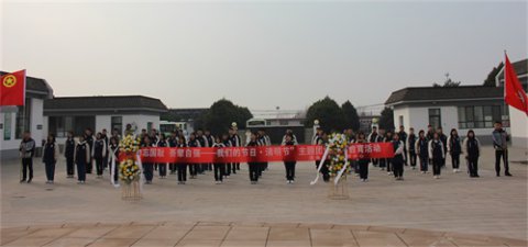 滦南县职业教育中心“勿忘国耻 吾辈自强--我们的节日·清明节”主题教育团课在潘家代庄惨案纪念馆开展
