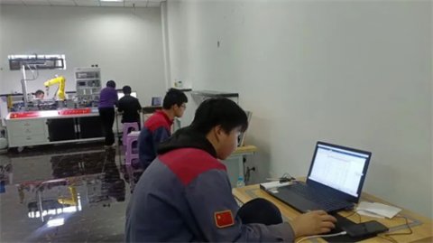 争分夺秒练技能 全力以赴战省赛——丰润职教中心机电技术部学生技能集训纪实