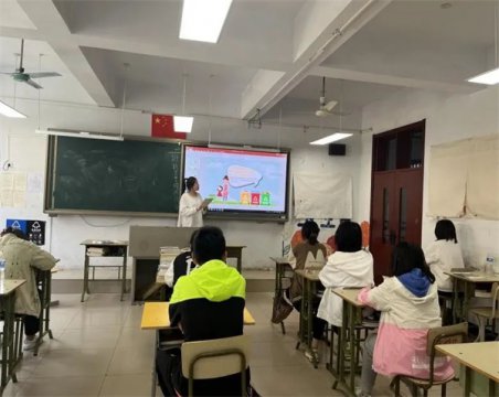 “做好垃圾分类 共创美好家园”——开平职校垃圾分类实践活动
