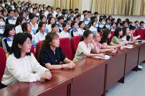 玉田职教中心财经专业部举办“匠心筑梦，不负韶华”演讲比赛