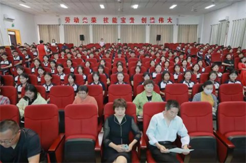 乐亭综合职校举行2024端午诗会