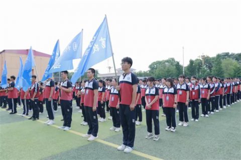 乐亭职校举行庆七一主题升旗仪式