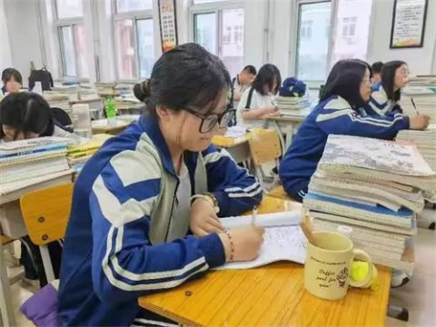不负韶华，只争朝夕——滦州市职教中心微机部特色早晚自习活动风采