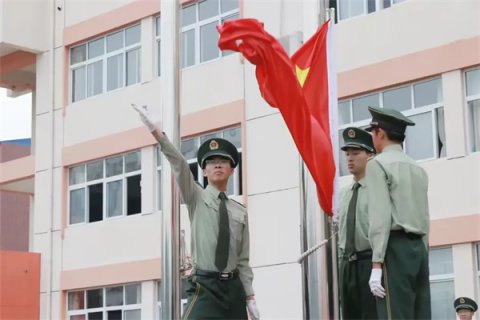 【国旗下的思政课】乐亭职校举行新学期首次升旗仪式