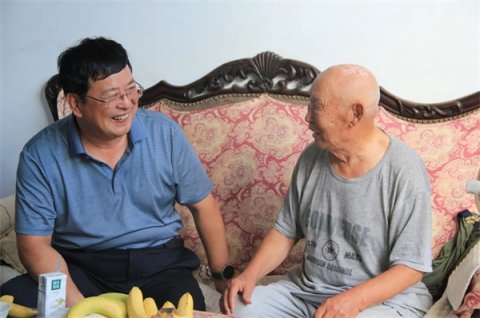 【情暖人心】曹妃甸区职教中心（高级技校）开展“双节”走访慰问活动