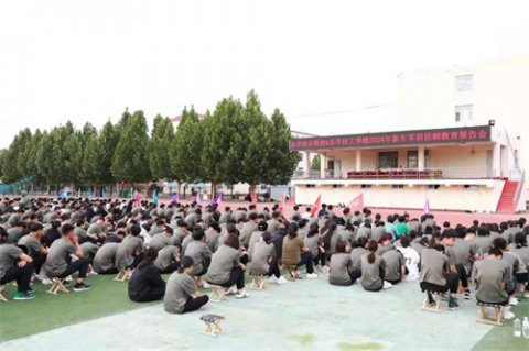 乐亭职校开展法治教育报告会