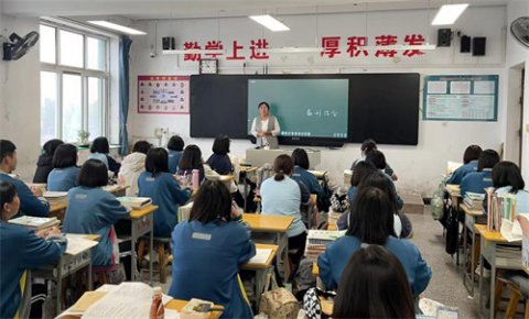 交流教学经验，共促教育发展——滦南职教中心综合部教师赴基础部听课活动