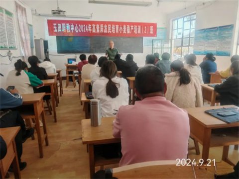 玉田职教中心：启动高素质农民培育小麦稳产二期培训班