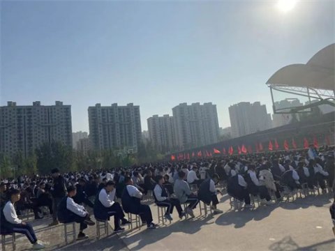 知法守法 护航青春——丰润职教中心召开法治纪律教育大会