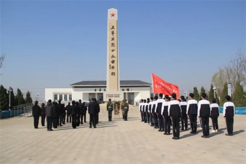 缅怀革命先烈 赓续红色血脉——曹妃甸区职教中心党总支组织清明祭英烈主题教育
