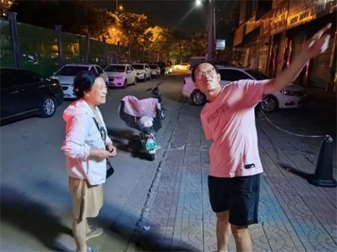 师德之光+警民情深！遵化职校李占涛老师与民警接力守护迷途老人