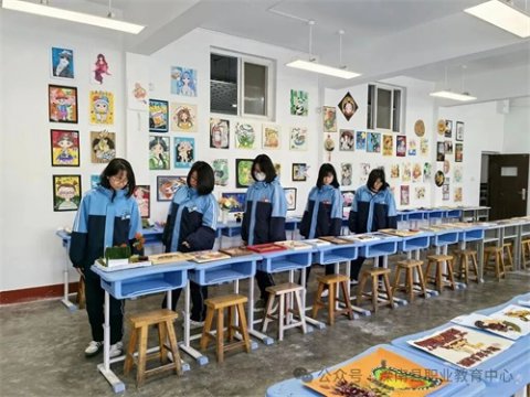 巧手撷秋意拼就锦绣，匠心展巧思绘写华章——滦南职教中心综合部举办创新创意手工大赛