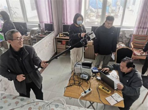 暖心服务助力高考报名——丰润职教中心将高考报名平台“搬”上车