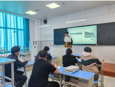 聚焦课堂促提升，融合创新展风采——鸦鸿桥校区信息技术与教学融合公开课