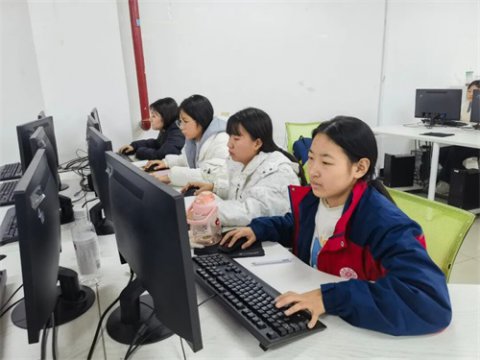 迁安职教中心信息工程系会计专业学生获2025一带一路暨金砖大赛总决赛一等奖