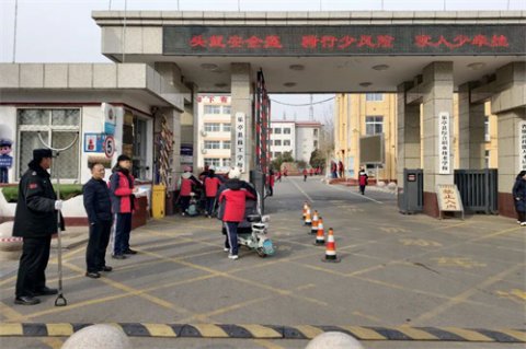 【平安校园】乐亭职校多措并举推进安全佩戴头盔工作