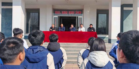 滦南职教中心西校区召开纪律安全教育大会