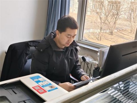 戴好安全头盔，守护出行平安——丰润综合职教中心多举措筑牢走读生交通安全防线