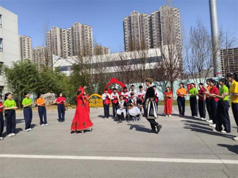 五育融心润成长 创意集市绽芳华——丰南职教中心“五育融心·创意成长”青年同心筑梦集市活动圆满举行