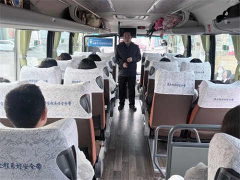 分批赴考展技艺 暖心护航助圆梦——滦南职教中心综合部高三学子启程参加对口专业加试