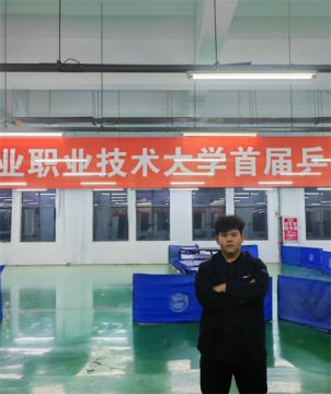 笃行致远，不负韶华——优秀毕业生系列报道（五）】李珲：修技立身传匠心 逐梦扬帆启新篇