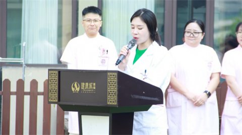 致敬护士节，敬老护安康——丰润综合职教中心走进首佳养老开展校院联合护士节主题活动