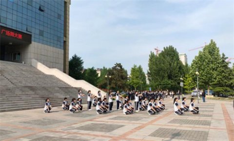 逐梦起舞·职耀芳华——丰润综合职教中心医学幼教部举办学生广场舞比赛
