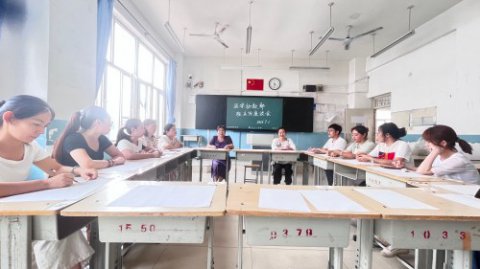 用心育人 用爱沟通 ——丰润综合职教中心医学幼教部召开学期末班主任座谈会