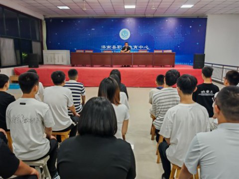滦南职教中心西校区新生入学教育：规范宿舍管理 护航新生成长