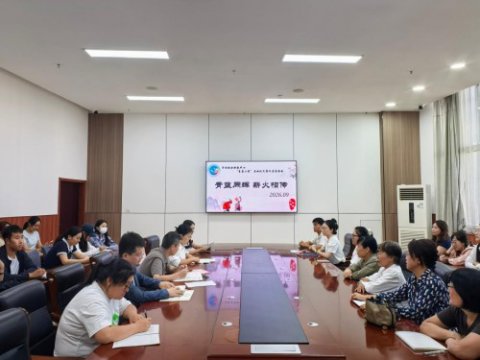 青蓝同辉  薪火相传 ——丰润综合职教中心举行＂青蓝工程＂启动仪式暨年度总结会
